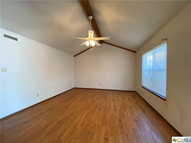 Foto del edificio - 1322 S Mesquite Ave