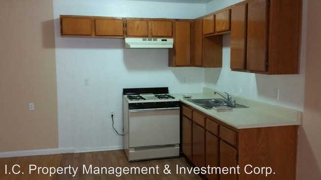 Building Photo - 1160 Elm Ave