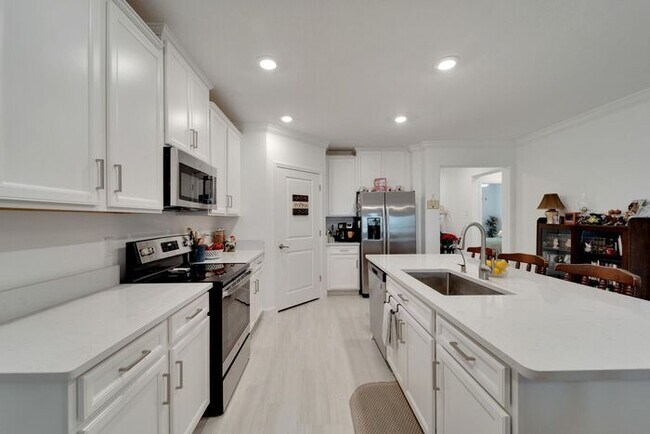 Foto del edificio - Luxury 55+ Villa with Lagoon Access in Med...