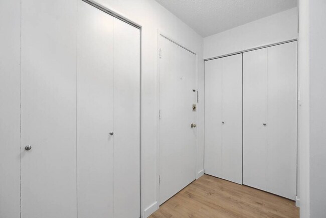 Photo du bâtiment - 229 E 13th Ave