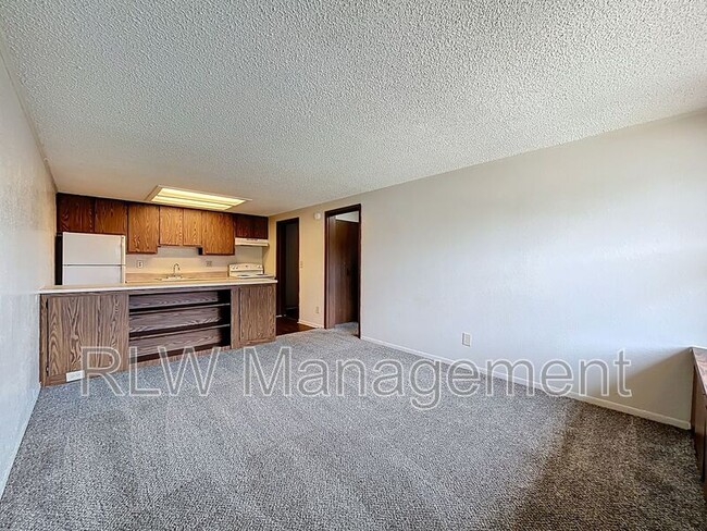 Foto del edificio - 611 Mt Homer Rd