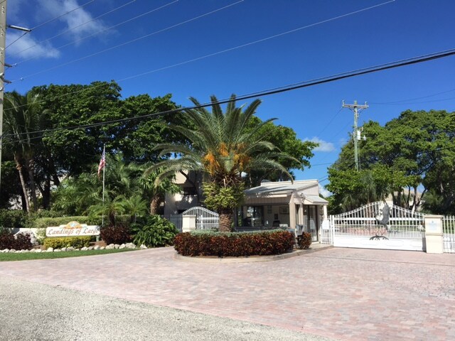 Foto del edificio - 98202 Windward Ave