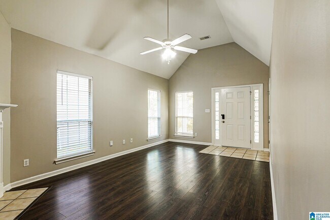 Foto del edificio - 255 Forest Lakes Dr