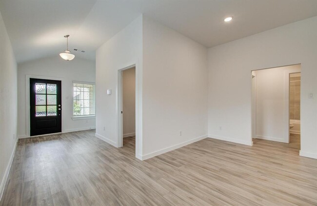 Foto del edificio - 8323 Blue Shell Ln