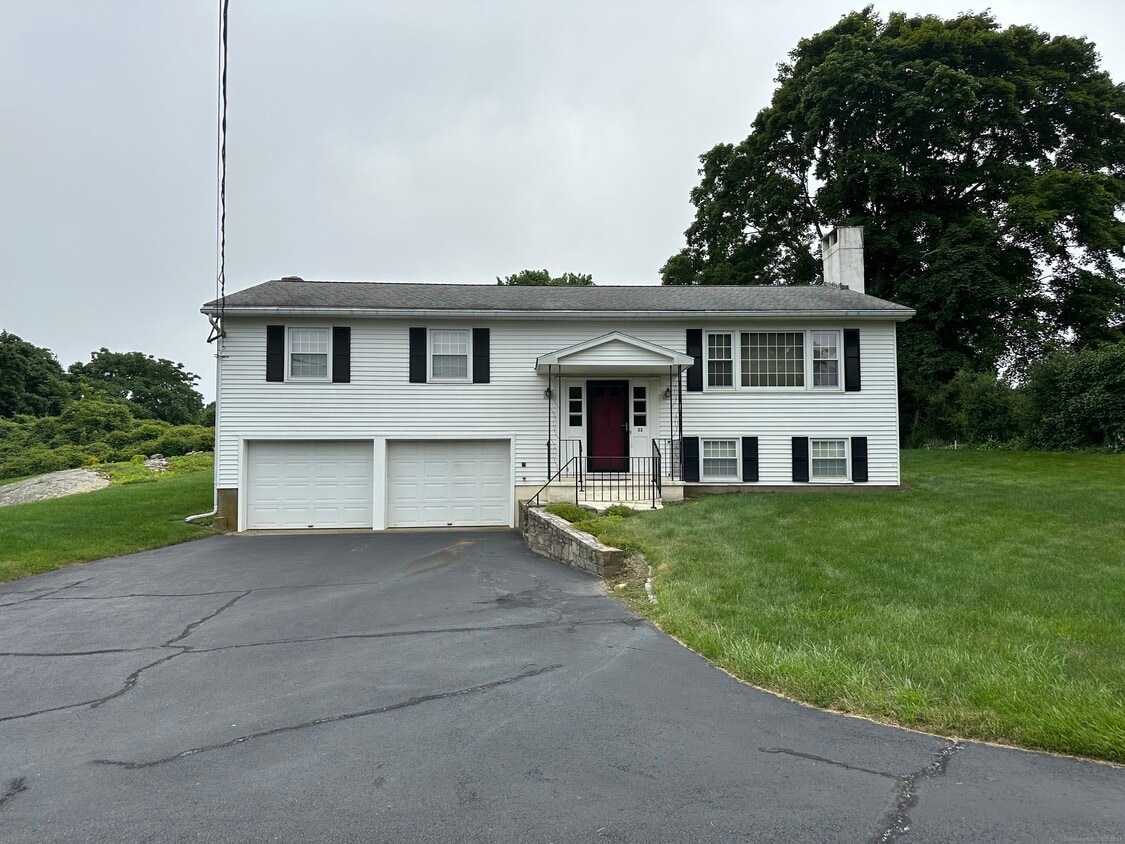 Primary Photo - 33 Coburn Ave