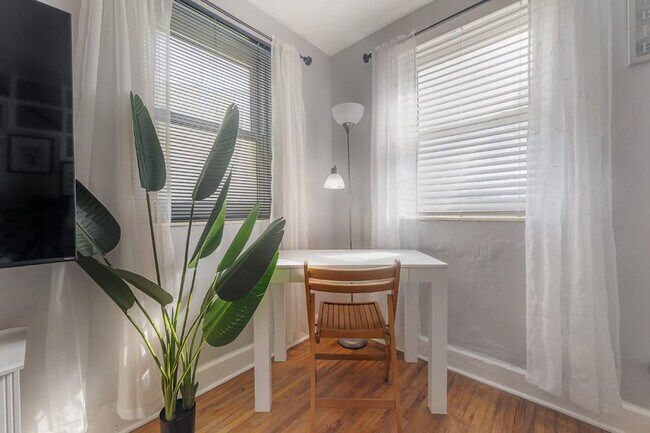 Building Photo - 617 Swann Dr