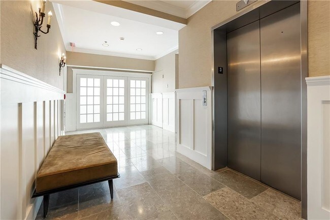 1000 Chapel View Blvd Unit 303, Cranston, RI 02920 Condo