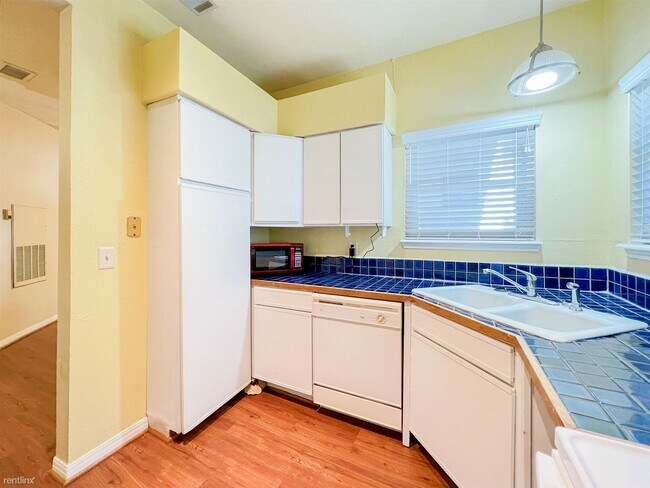 Foto del edificio - 2 br, 2 bath Condo - 310 Pat Garrison St B...