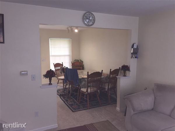 Building Photo - 6210 Beechfield Dr