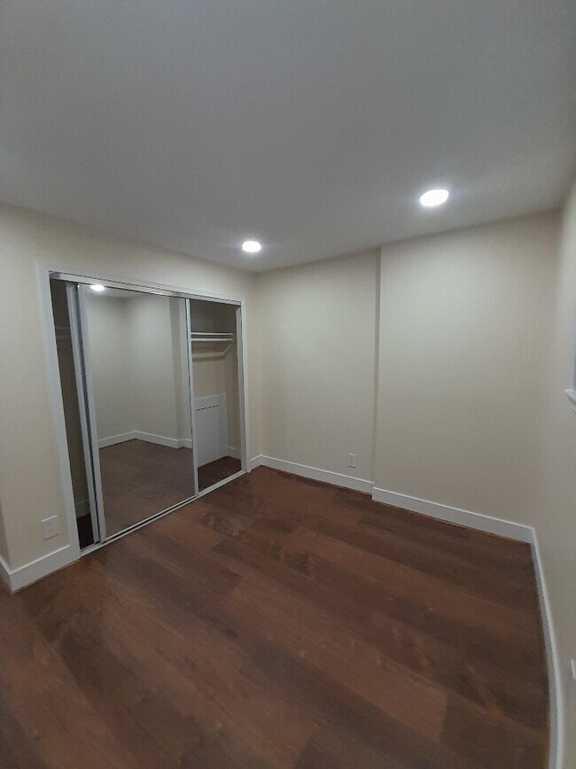 Foto del edificio - 6036 Westchester Park Dr