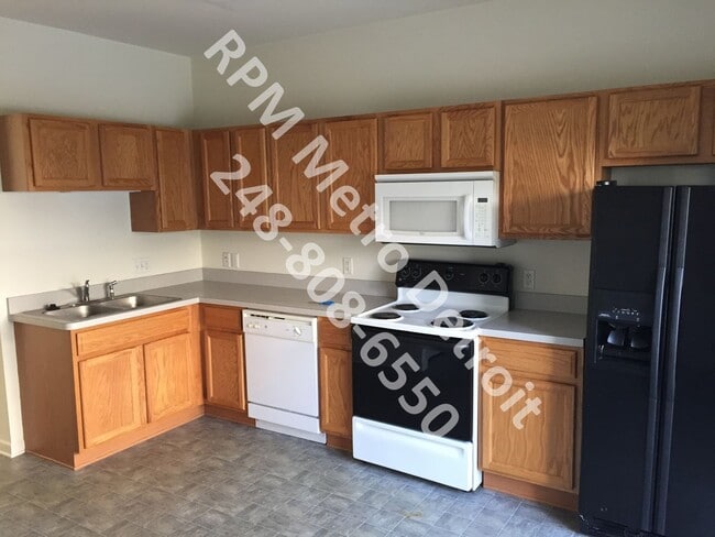 Building Photo - IMMEDIATE OCCUPANCY/ AWESOME CONDO!!!!