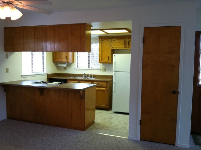 Building Photo - 2 br, 1 bath House - 1048 Baden Avenue