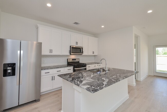 Building Photo - 7831 Sanremo Dr