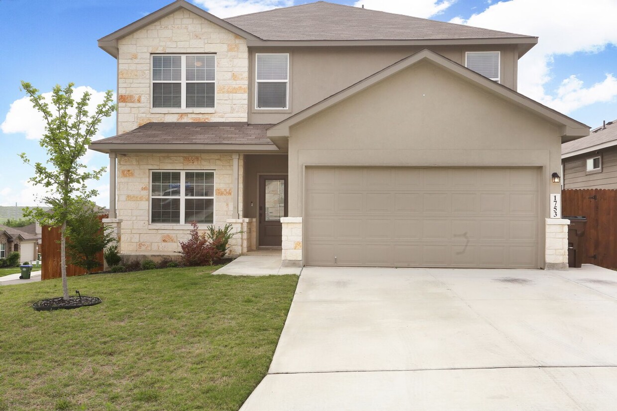 Primary Photo - 5 bedroom house 10 miles from Lackland AFB
