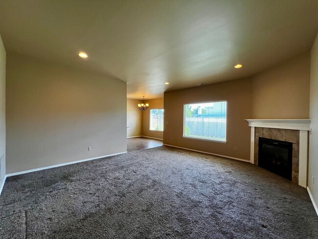 Building Photo - 636 S 36th Ave