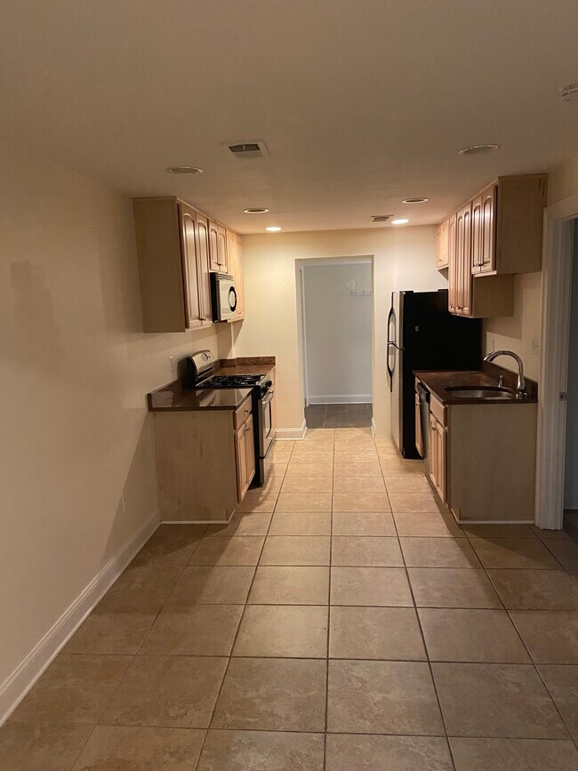 Foto del edificio - 649 Lexington Pl NE