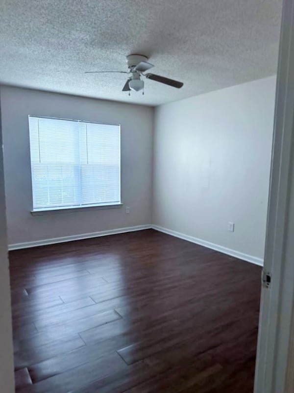 Foto del edificio - 330 Commonwealth Cir