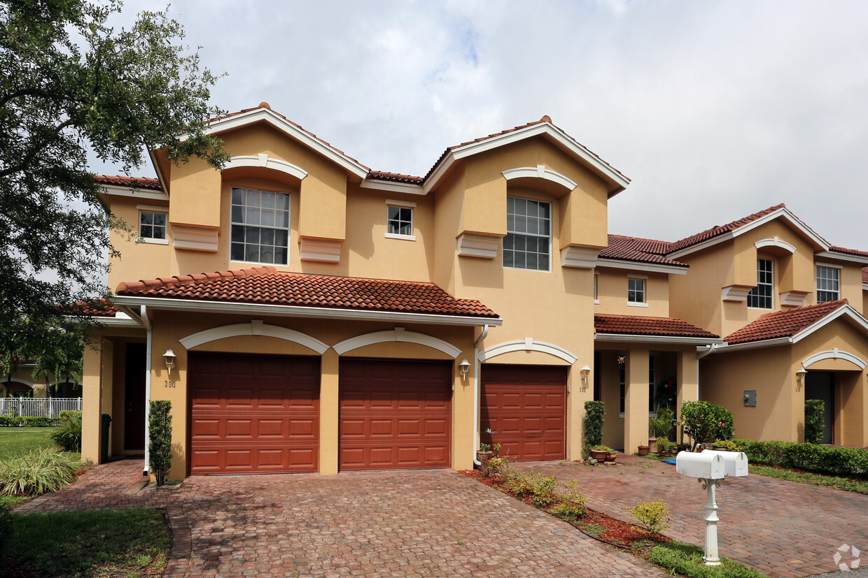 Foto principal - The Enclave at St. Lucie West