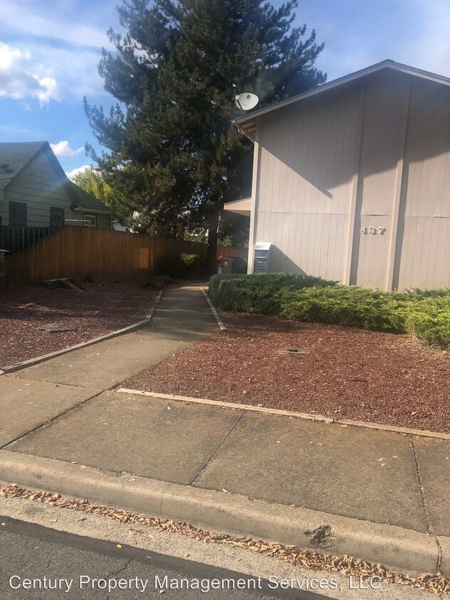 437 Ash St, Central Point, OR 97502 Room for Rent in Central Point