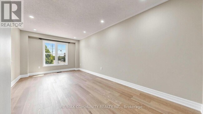Building Photo - 10 Red Fox Pl