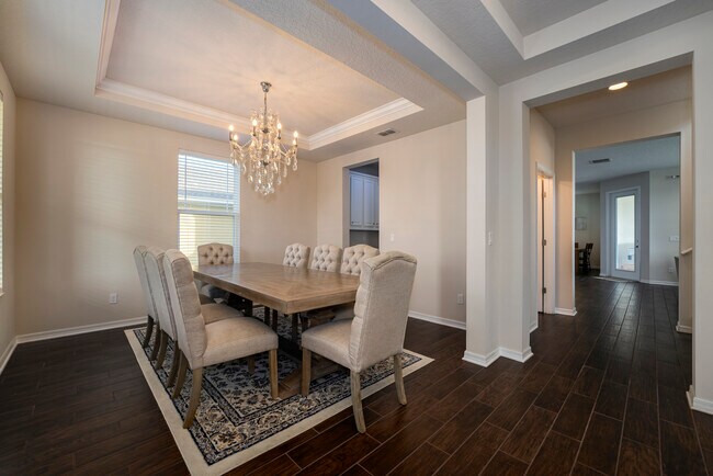 Foto del edificio - 8100 Summerlake Groves St