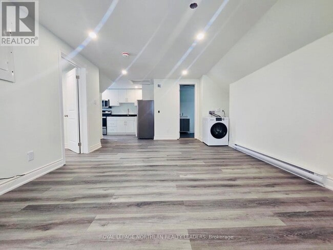 Building Photo - 177 Lakeshore Rd