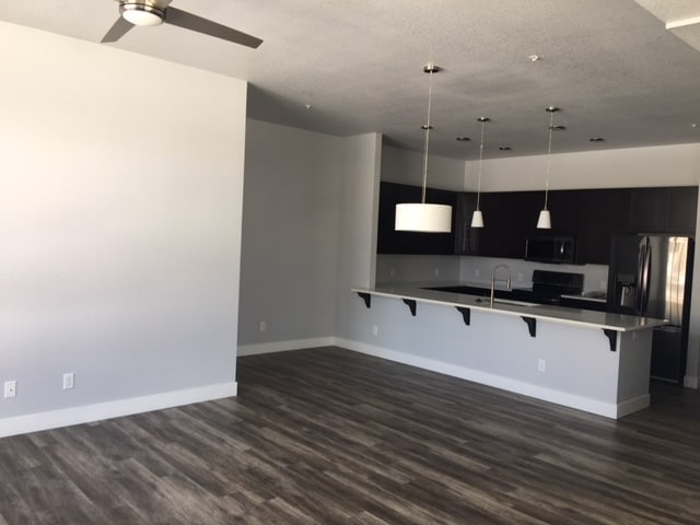 Building Photo - 902 Blondel St