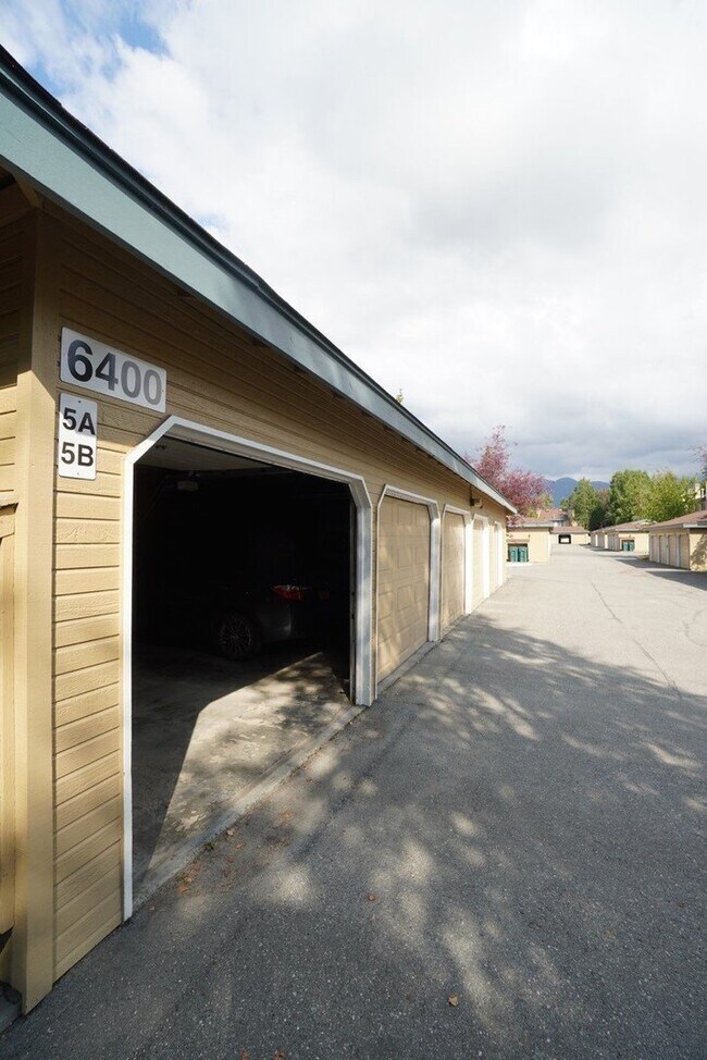 Building Photo - 2 Bedroom Condo w/Quick Commute to JBER!