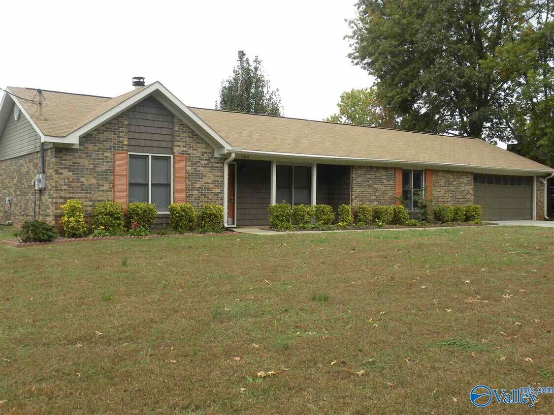 Foto principal - 309 Glenwood Dr