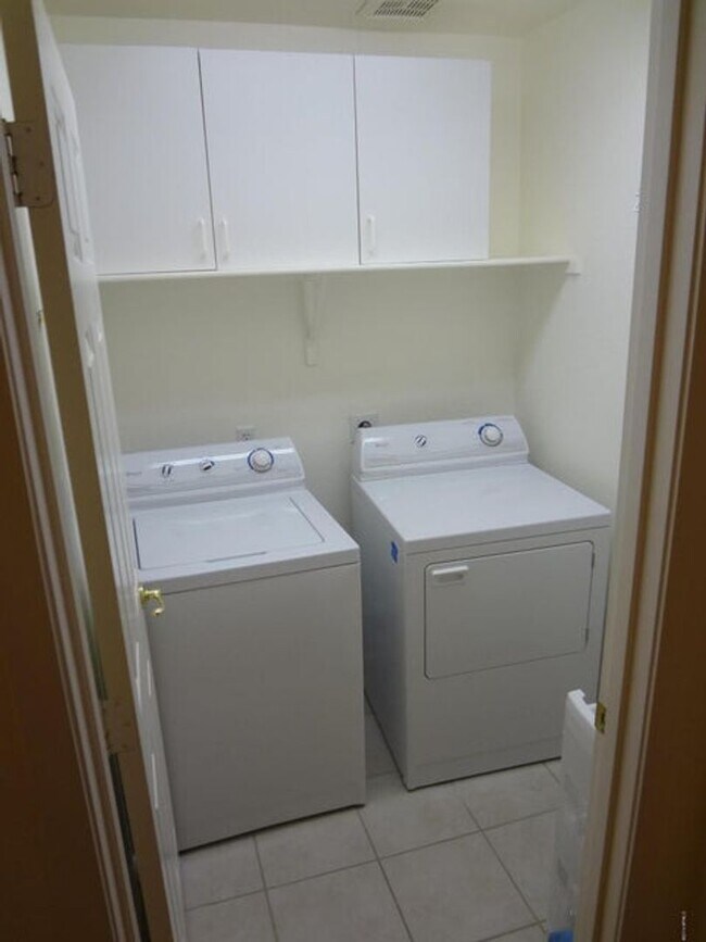 Building Photo - Ocotillo Lakes Upcoming Unit!