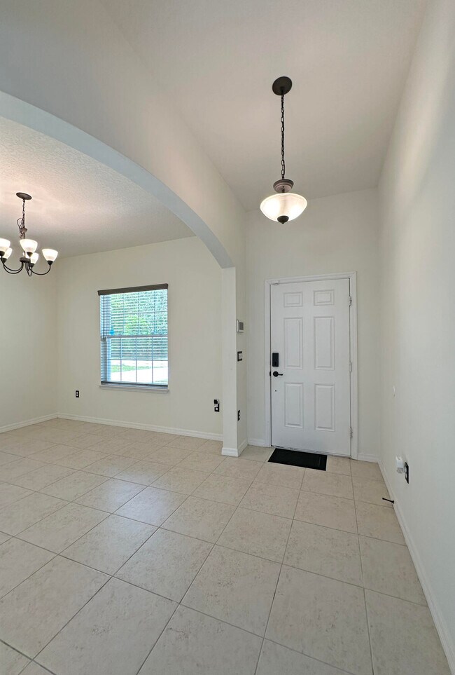 Foto del edificio - 6700 NW Omega Rd
