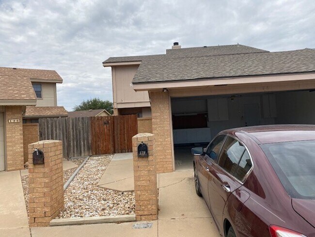Foto del edificio - For Lease - 128 Partridge Park Odessa, TX