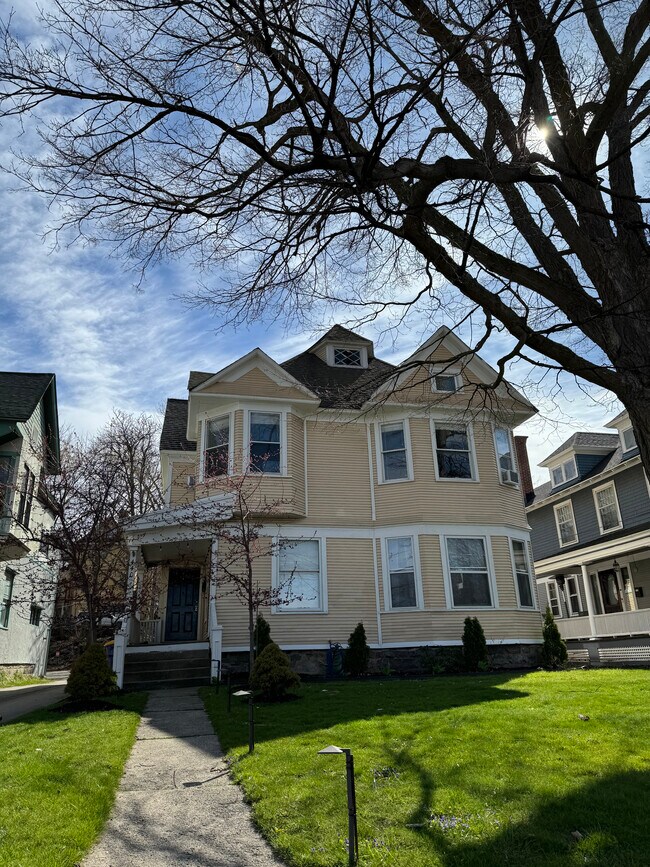 Foto del edificio - 440 Lafayette Ave SE