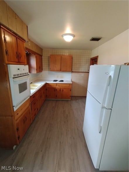 Building Photo - 323 Marmion Ave