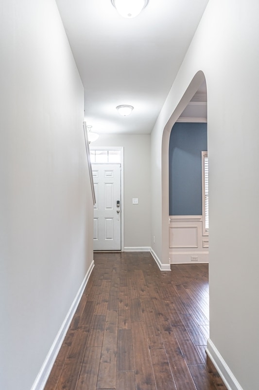 Building Photo - 135 Almond Dr