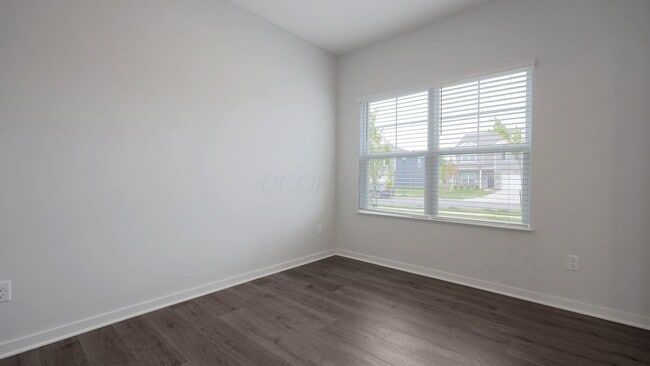 Building Photo - 858 Sunny Vale Dr