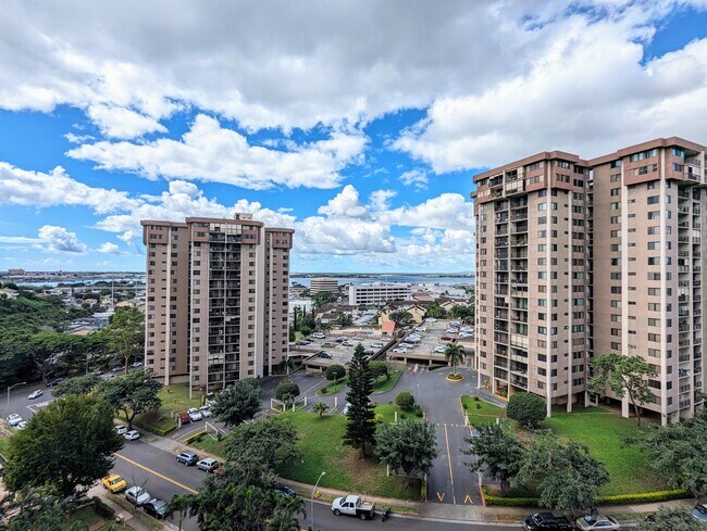 Foto del edificio - 98-500-500 Koauka Loop