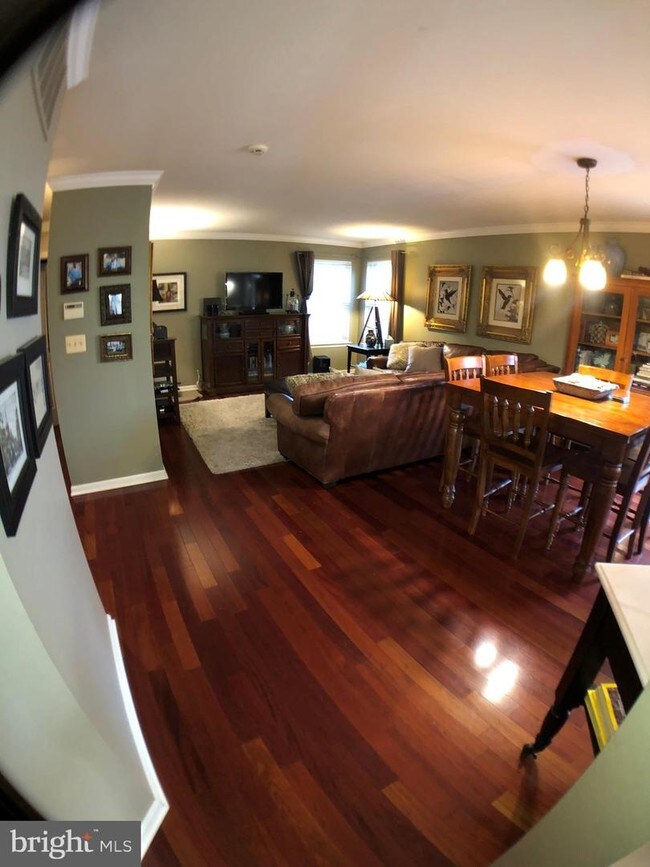 Foto del edificio - 499 Pitt Ct