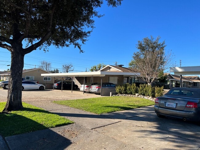 Foto del edificio - Charming 1 Bedroom unit, completely remode...