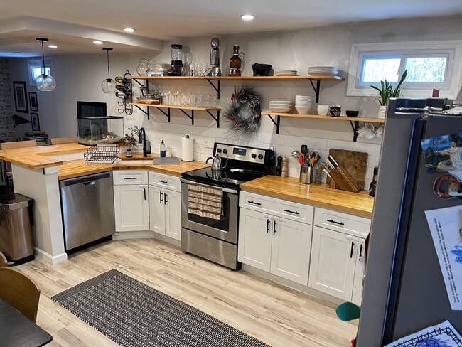 Kitchen - 6 Scotch Pine Ln