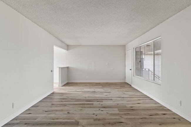 Foto del edificio - 1050 Gaviota Avenue