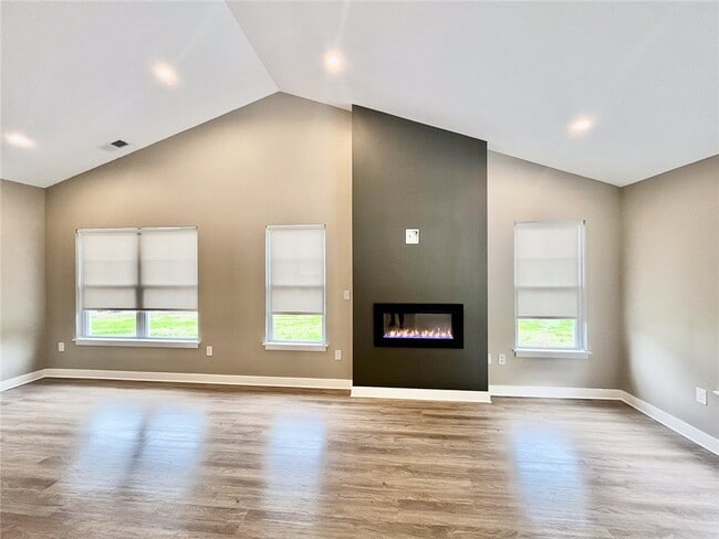 Building Photo - 543 Championship Dr