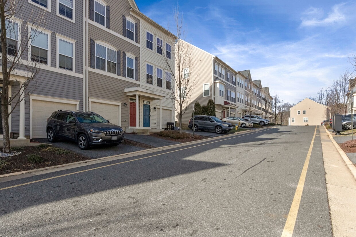 Photo - 202 Shamrock Dr (Stafford, VA)