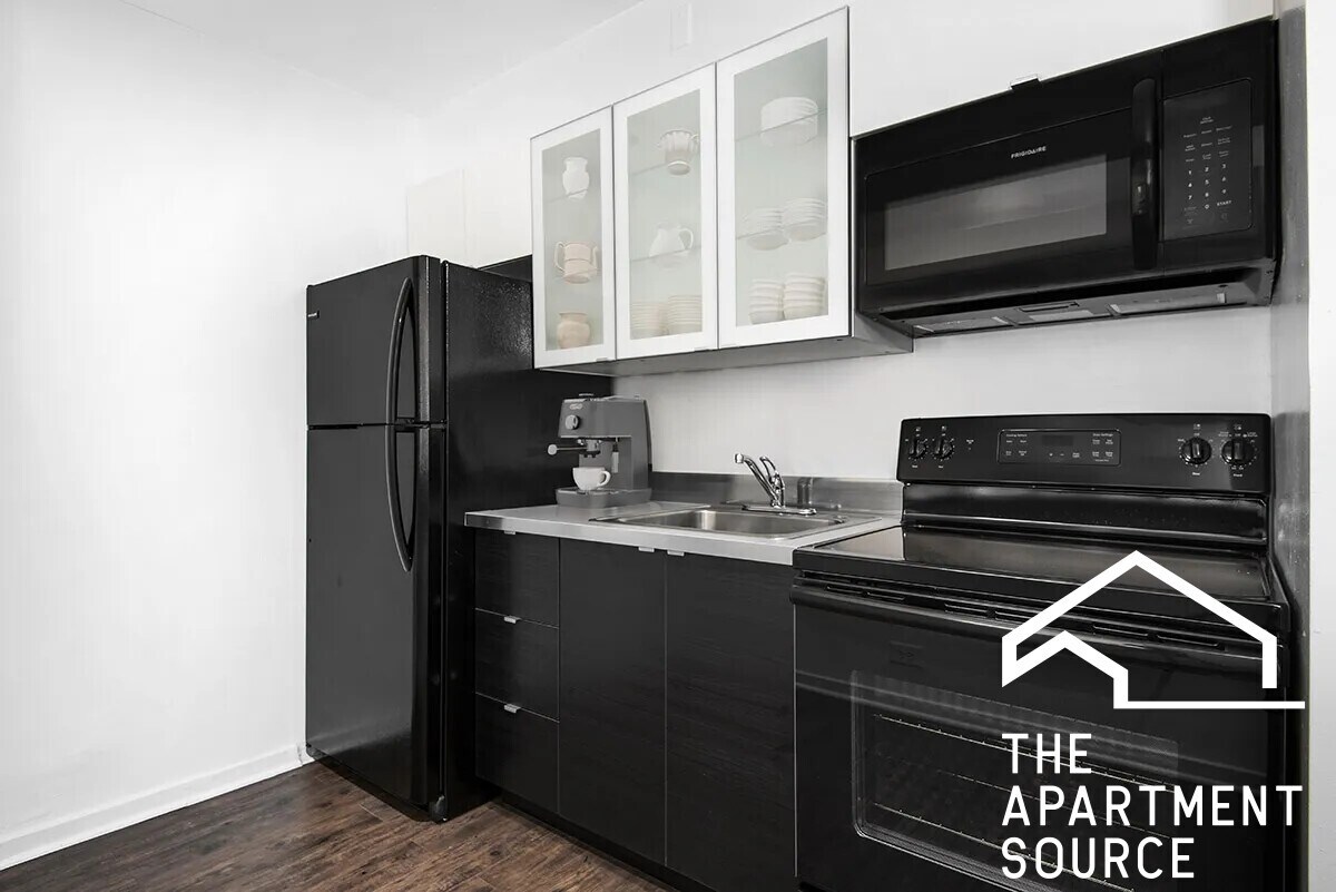 Foto principal - 3130 N Lake Shore Dr