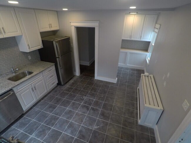 Building Photo - 60 Oakwood Avenue