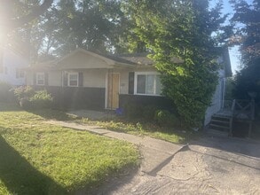Building Photo - 221 Teel Rd