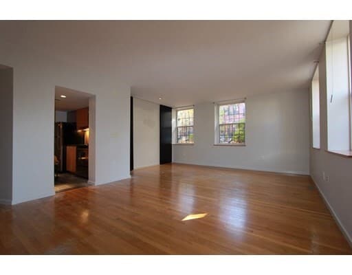 Building Photo - 145 St Botolph St