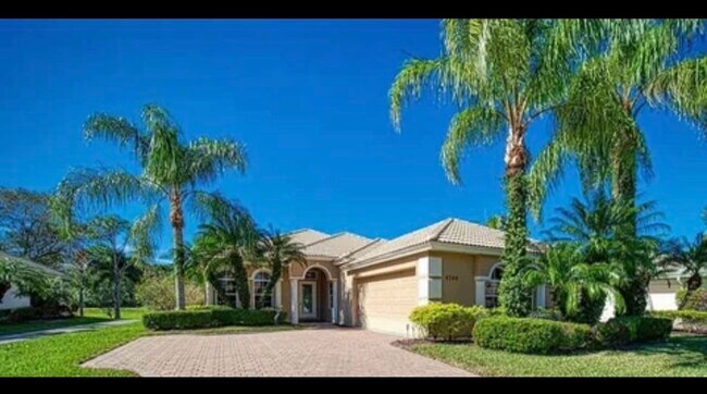 Foto del edificio - 4544 NW Red Maple Dr