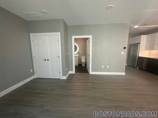 Foto del edificio - 656 Saratoga St