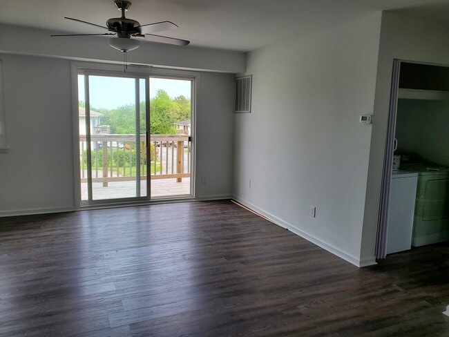 Building Photo - 1723 Fountain Rock Way